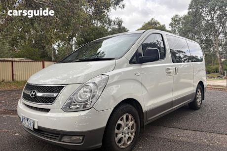 White 2008 Hyundai Imax Wagon