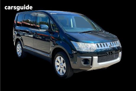 Green 2007 Mitsubishi Delica Wagon D5