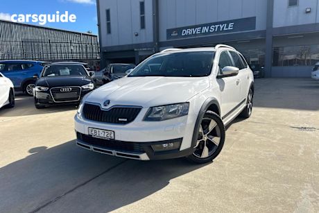 White 2015 Skoda Octavia Wagon Scout 135 TDI 4X4