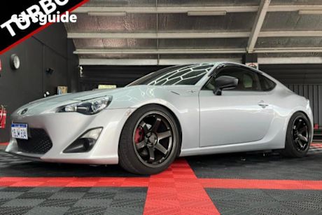 Silver 2013 Toyota 86 Coupe GT