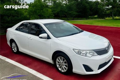 White 2014 Toyota Camry Sedan Altise
