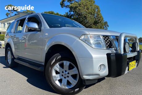 Silver 2005 Nissan Pathfinder Wagon ST-L (4X4)