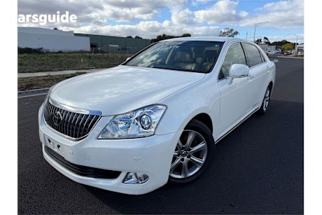 White 2010 Toyota Crown Sedan