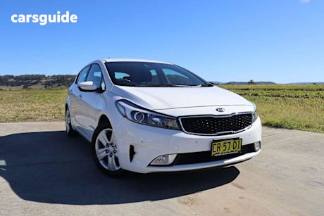 White 2018 Kia Cerato Hatchback S (AV)
