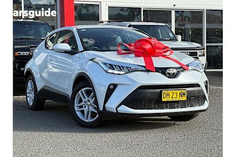 White 2023 Toyota C-HR SUV GXL F