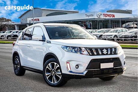 White 2022 Suzuki Vitara SUV TURBO F