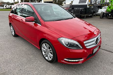 Red 2014 Mercedes-Benz B200 Hatchback