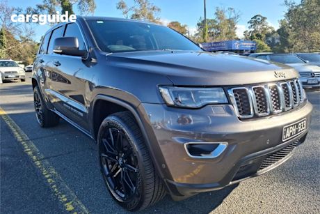 Grey 2017 Jeep Grand Cherokee Wagon Laredo (4X4)