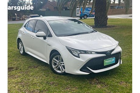 White 2020 Toyota Corolla Hatchback Ascent Sport (hybrid)