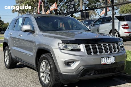 Silver 2016 Jeep Grand Cherokee Wagon Laredo (4X4)