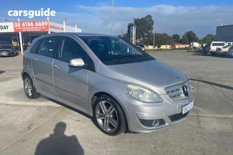 Silver 2011 Mercedes-Benz B180 Hatchback