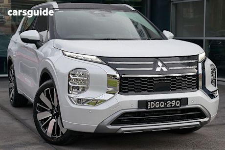 White 2025 Mitsubishi Outlander SUV EXCEED TOURER 4X4