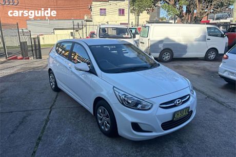 White 2016 Hyundai Accent Hatchback Active