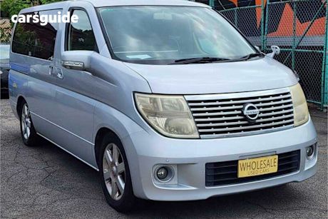 Silver 2008 Nissan Elgrand Wagon