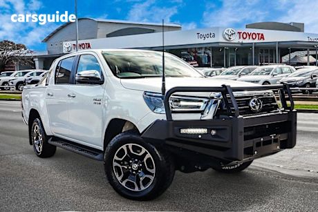 White 2022 Toyota Hilux Ute Tray SR5 4X4