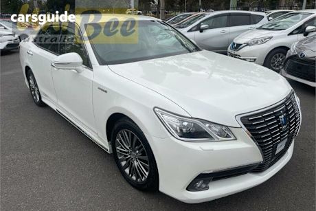 White 2013 Toyota Crown Sedan Hybrid 2.5 Athlete