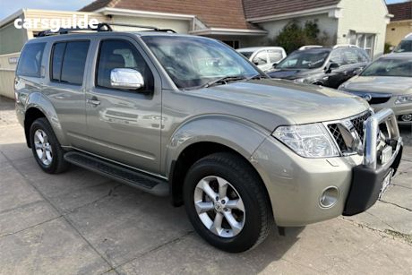 Gold 2010 Nissan Pathfinder Wagon TI (4X4)