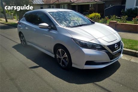Silver 2017 Nissan Leaf Hatch