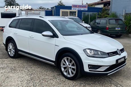 White 2016 Volkswagen Golf Wagon Alltrack 132 TSI