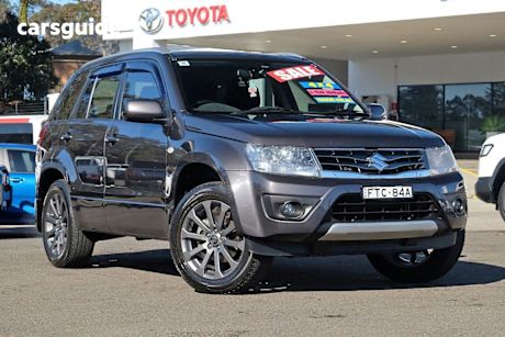 Grey 2018 Suzuki Grand Vitara SUV SPORT 4X4