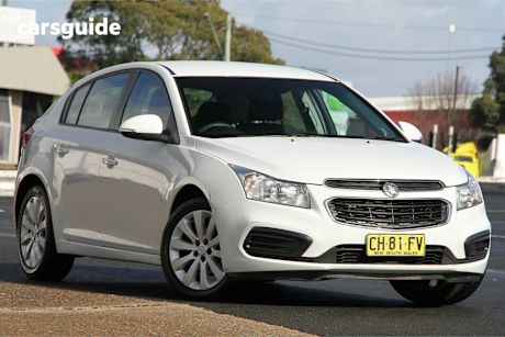 White 2016 Holden Cruze Hatchback Equipe