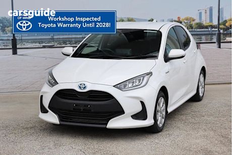 White 2023 Toyota Yaris Hatchback SX Hybrid