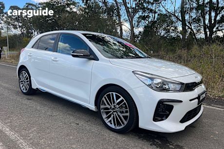 White 2023 Kia RIO Hatch GT-LINE F