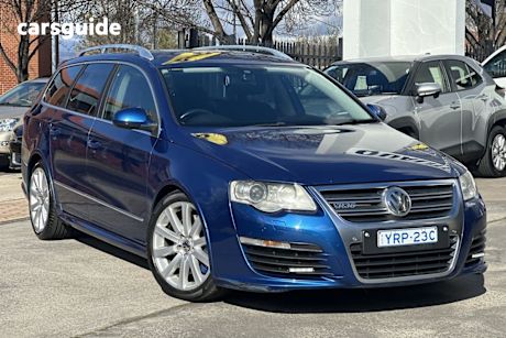 Blue 2009 Volkswagen Passat Wagon R36