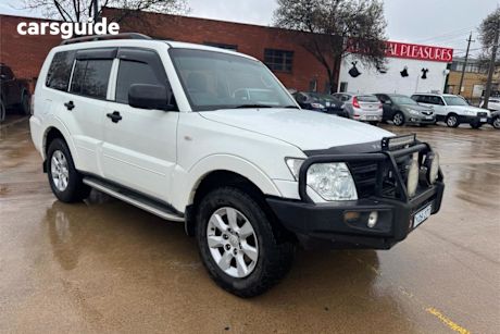 White 2011 Mitsubishi Pajero Wagon GLX LWB (4X4)