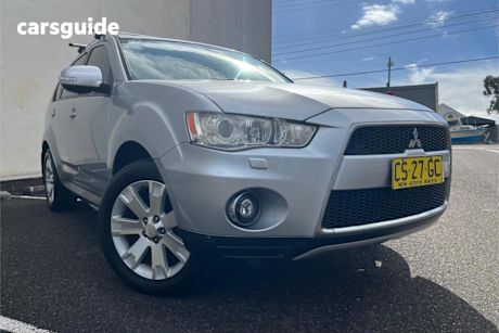 Silver 2009 Mitsubishi Outlander Wagon XLS