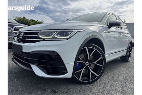 White 2022 Volkswagen Tiguan Wagon 235TSI R