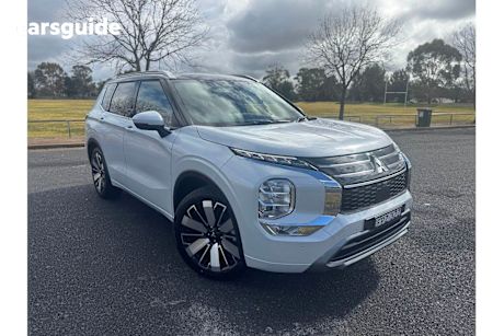 White 2025 Mitsubishi Outlander Wagon EXCEED TOURER 4X4
