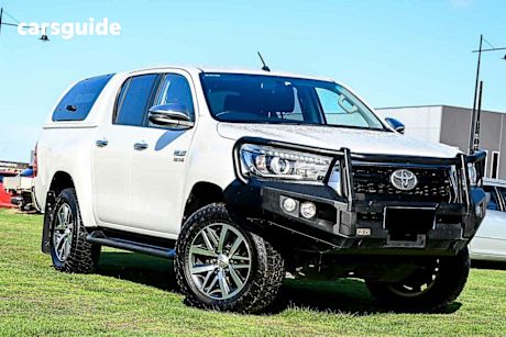 White 2019 Toyota Hilux Double Cab Pick Up SR5 (4X4)