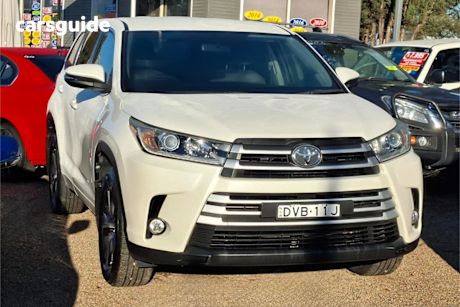 White 2017 Toyota Kluger Wagon GX 2WD