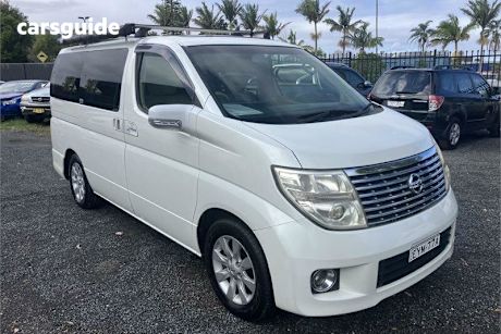 White 2005 Nissan Elgrand Wagon