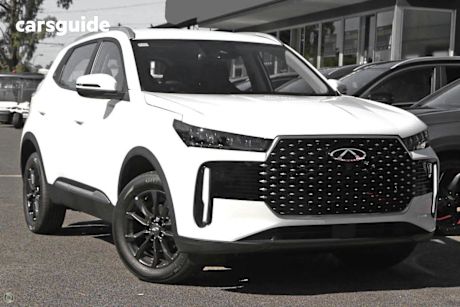 White 2025 Chery Tiggo 4 SUV URBAN F