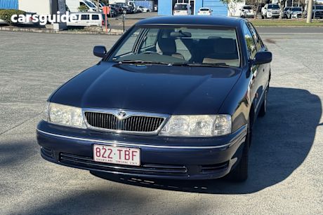 Blue 2000 Toyota Avalon Sedan VXI
