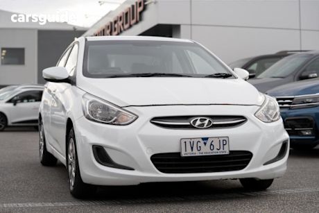 White 2016 Hyundai Accent Sedan Active