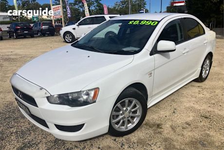 White 2010 Mitsubishi Lancer Sedan ES