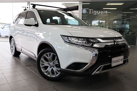 White 2020 Mitsubishi Outlander Wagon ES 5 Seat (2WD)