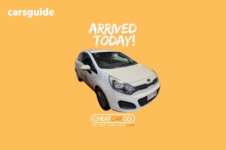 White 2014 Kia RIO Hatchback S