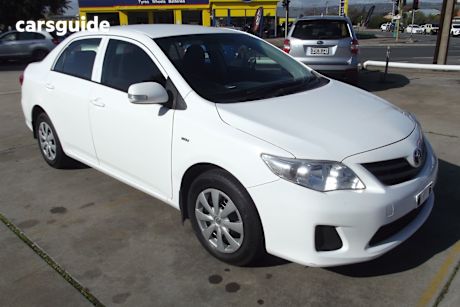 White 2011 Toyota Corolla Sedan Ascent