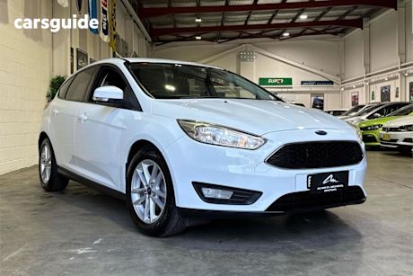 White 2015 Ford Focus Hatchback Trend