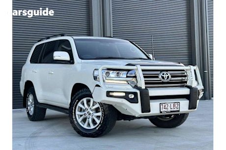 White 2017 Toyota Landcruiser Wagon VX 4X4