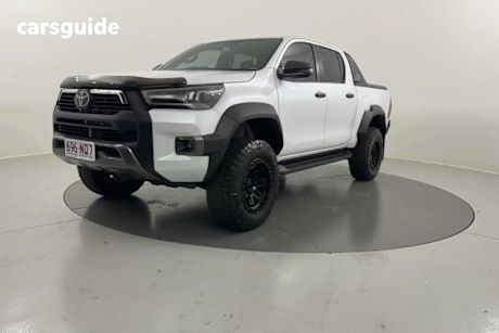 White 2023 Toyota Hilux Double Cab Pick Up Rogue (4X4) 6 Speaker