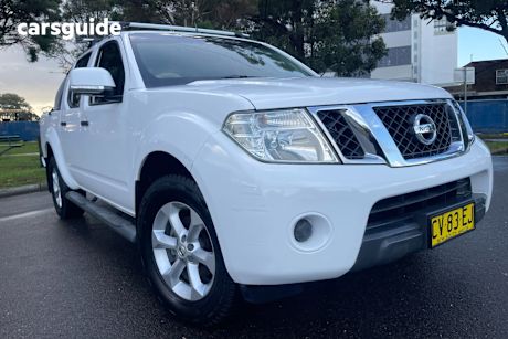 White 2014 Nissan Navara Dual Cab Pick-up ST (4X2)