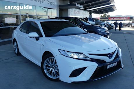 White 2020 Toyota Camry Sedan SL
