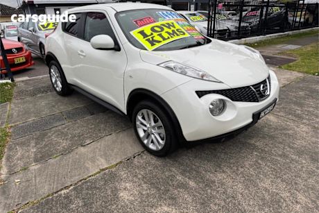 White 2014 Nissan Juke Wagon ST (fwd)