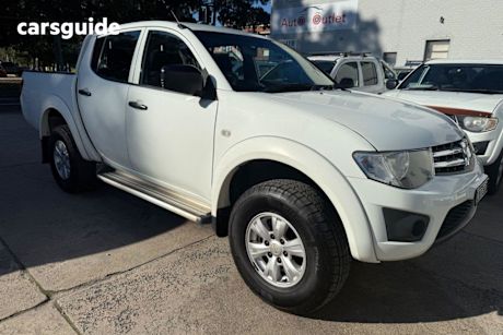 White 2015 Mitsubishi Triton Double Cab Utility GLX (4X4)