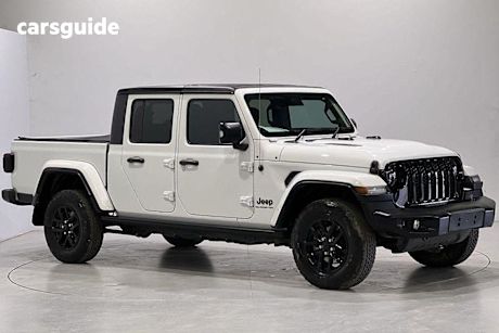 White 2023 Jeep Gladiator Dual Cab Utility Night Eagle (4X4)